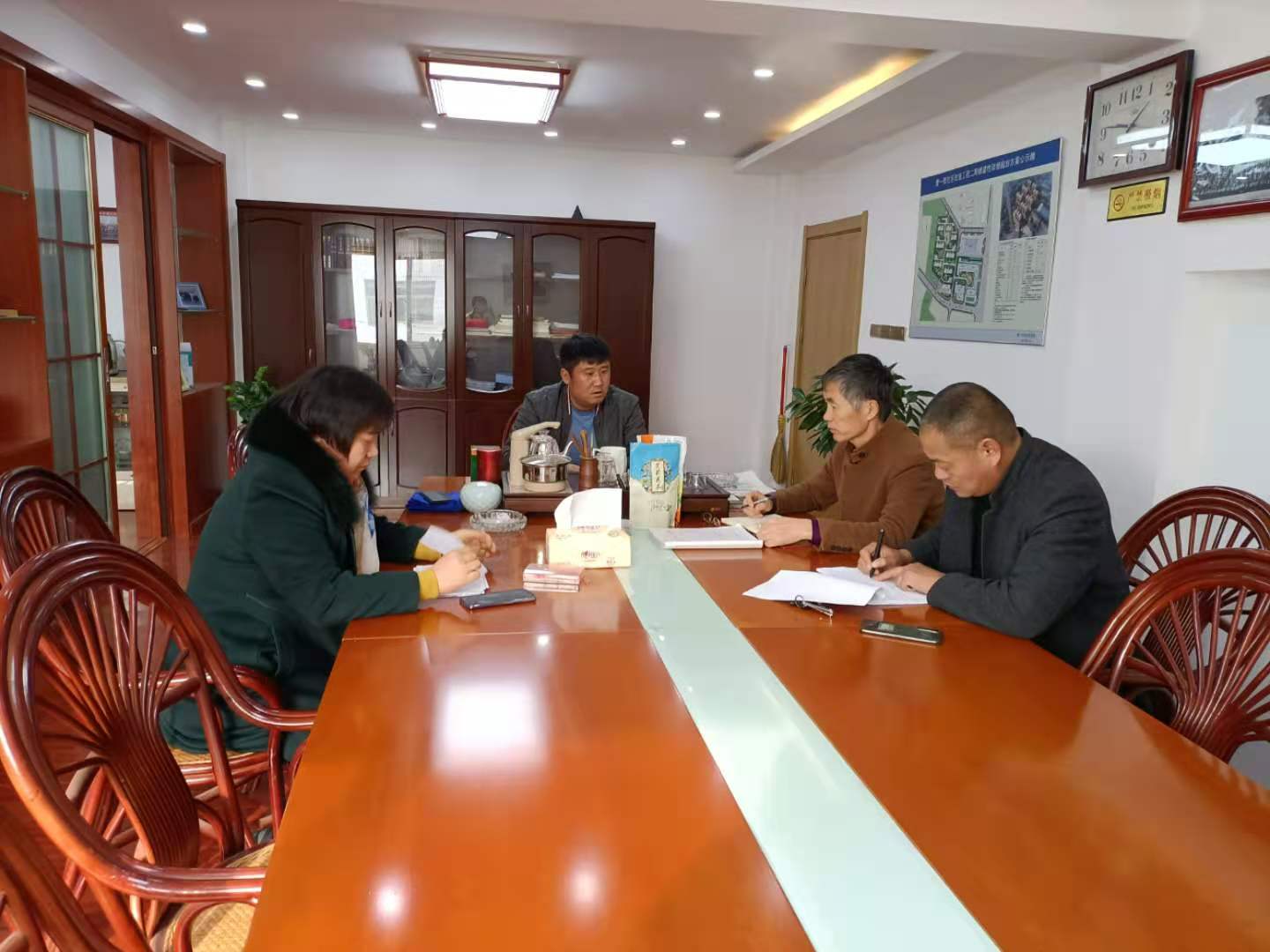 23两委会.jpg