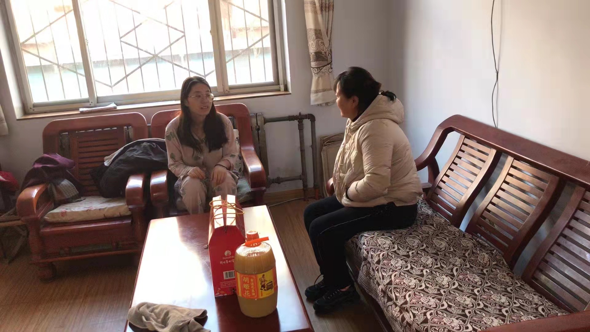 31走访困难户2.jpg
