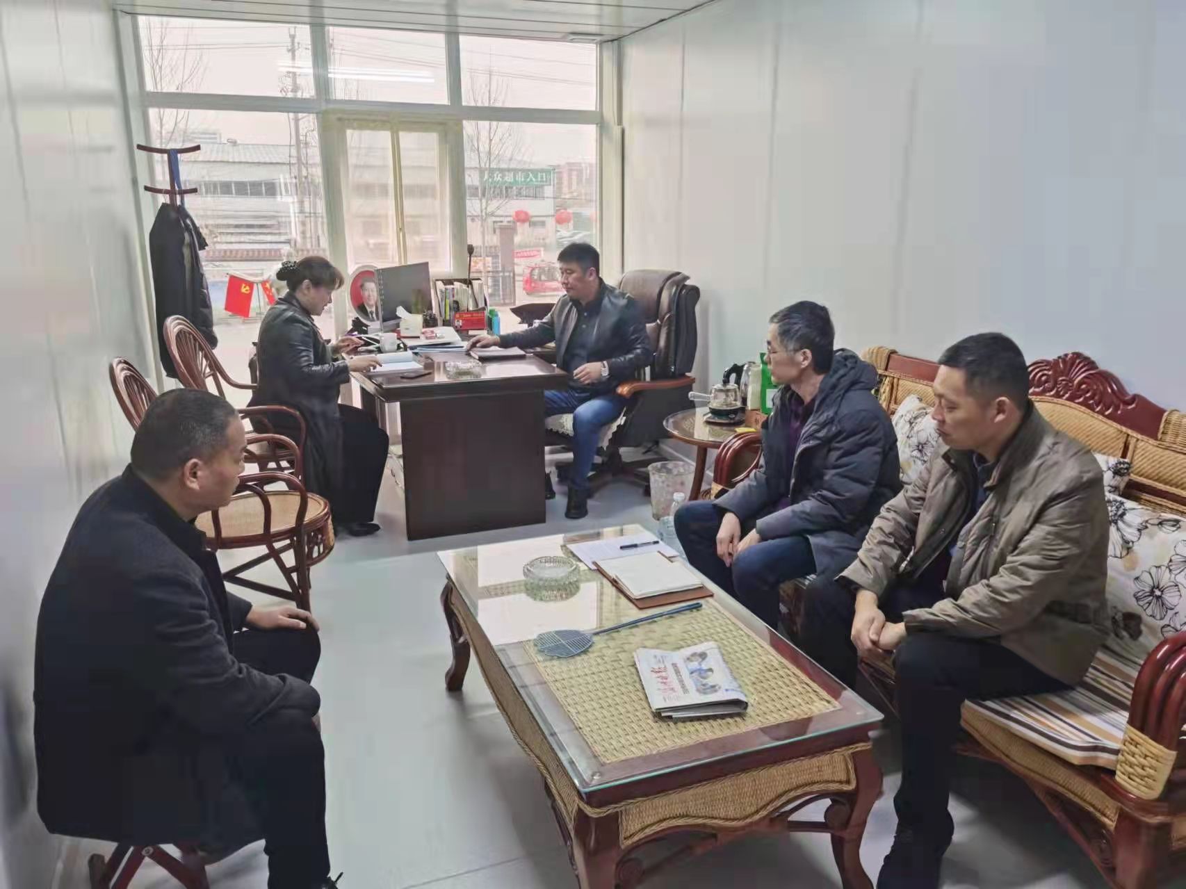 3.7党总支会议.jpg