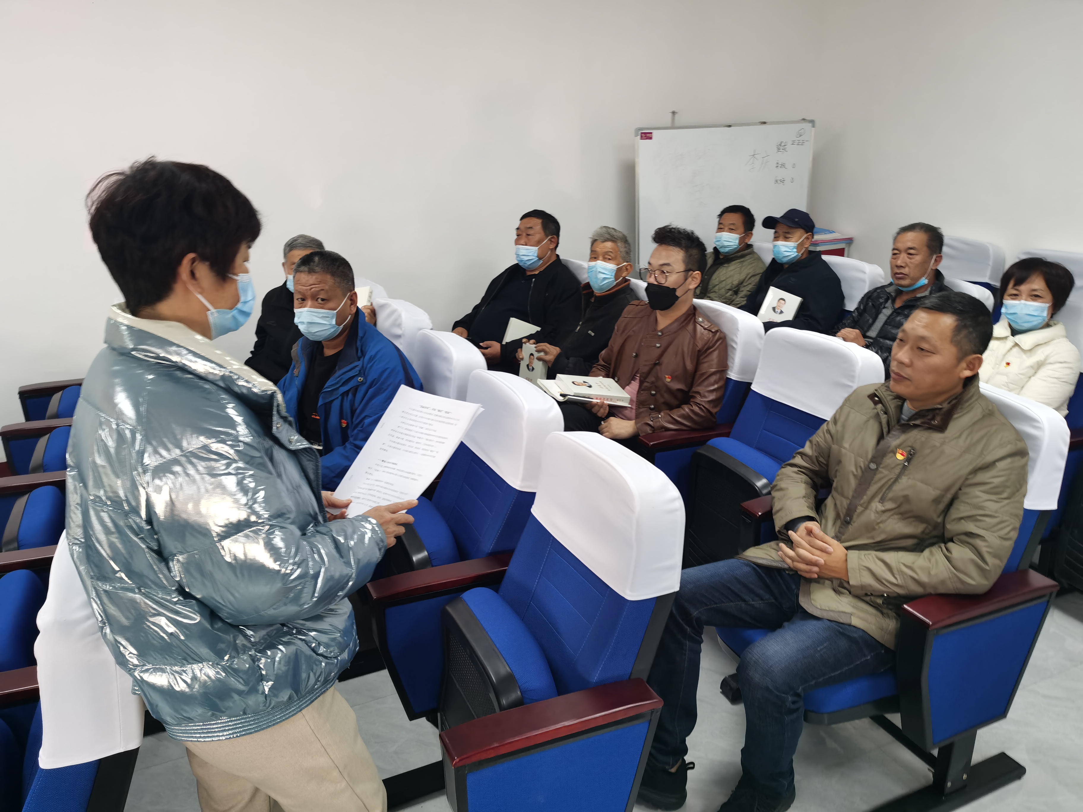 12-4分组学习研讨.jpg